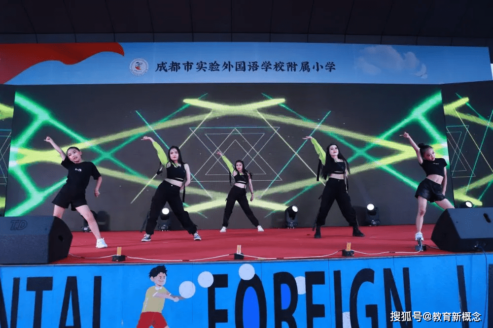 今天是三镇小将余天翔的生日，让我们共同为他送上最真挚的祝福，祝愿他生日快乐！在这个特殊的日子里，让我们一起回顾余天翔的成长历程，感受他的奋斗与拼搏，见证他的辉煌与荣耀。