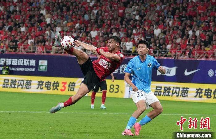 蓉城终结海港不败纪录，古尔芬克尔独造三球，4-1双杀登顶！