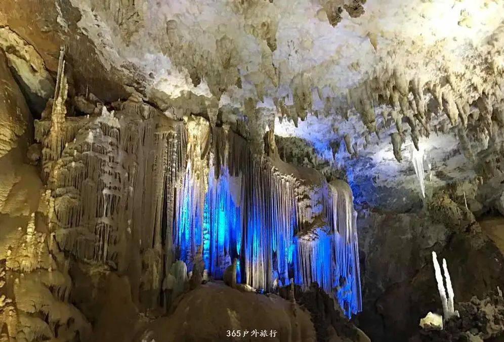 德天空下的水晶宫，一场跨越时空的梦幻之旅